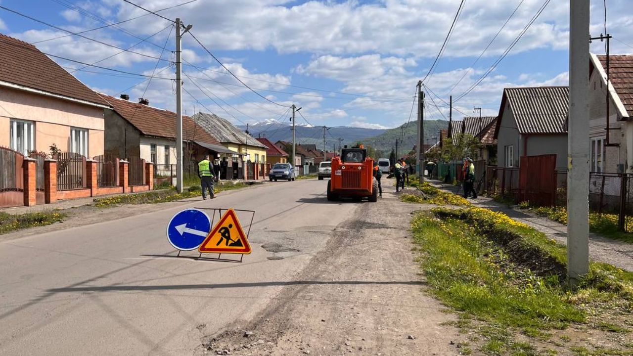 Ремонт дороги Свалява