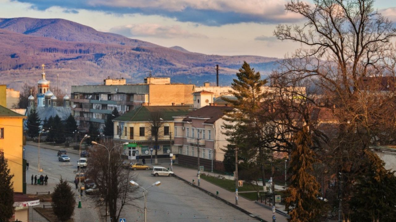 Центр Свалява