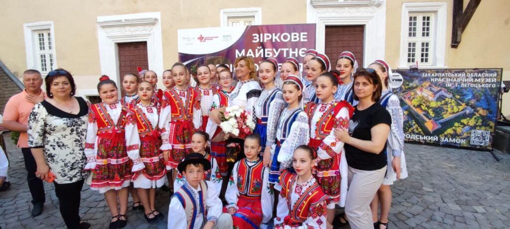 Свалявські танцюристки