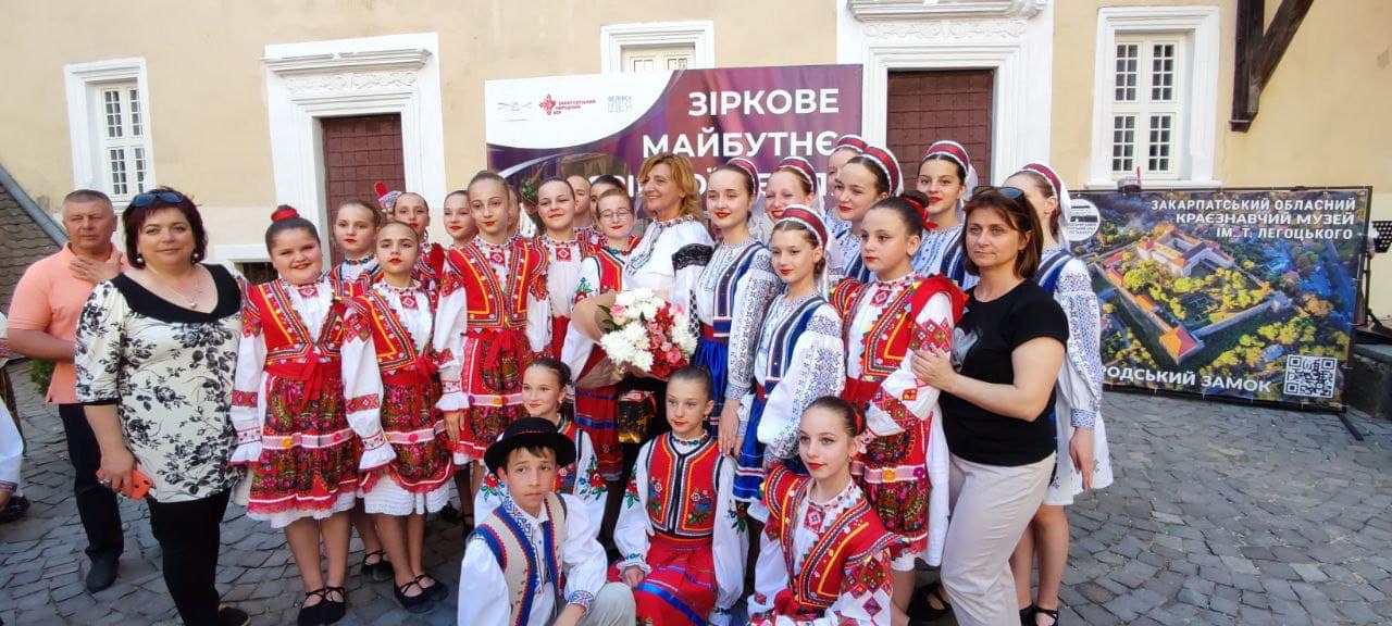 Свалявські танцюристки