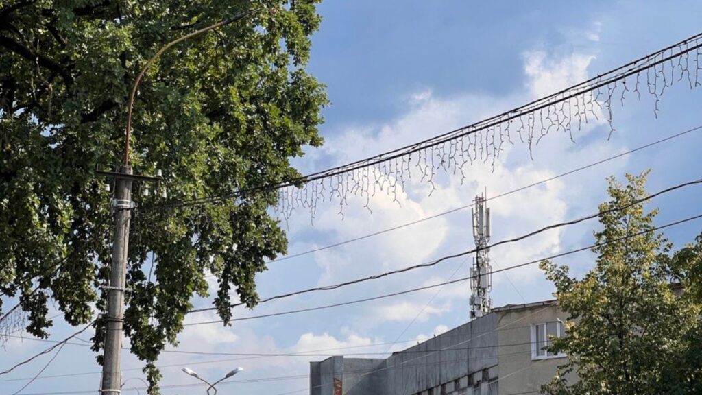 Свалява небо