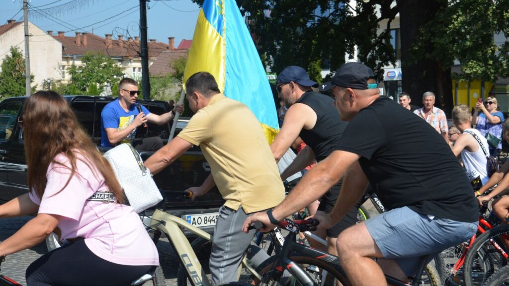 На велосипедах