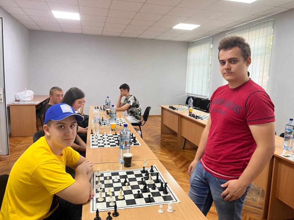 Шахісти
