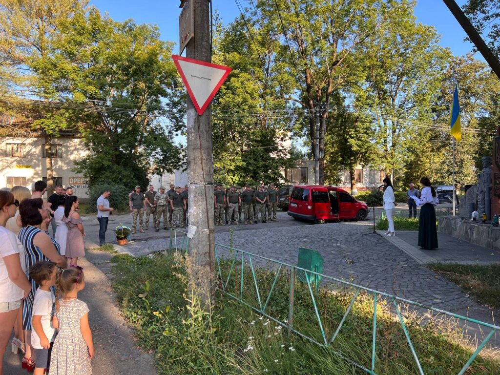Військові