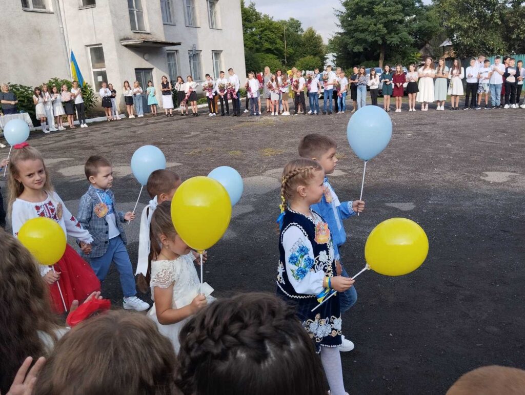 Першокласники у Стройному
