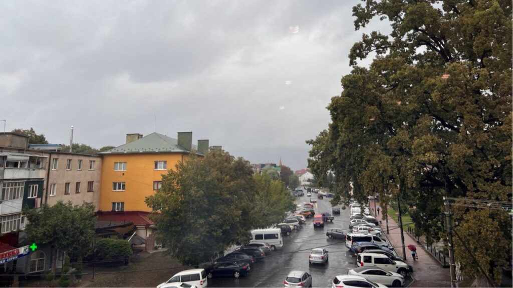Свалява дощ