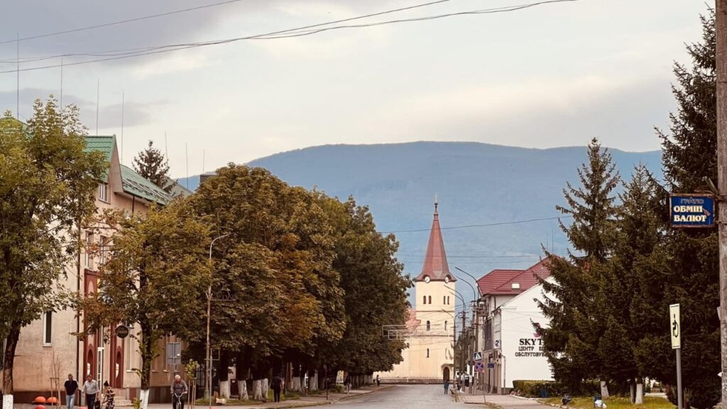 Центр Сваляви