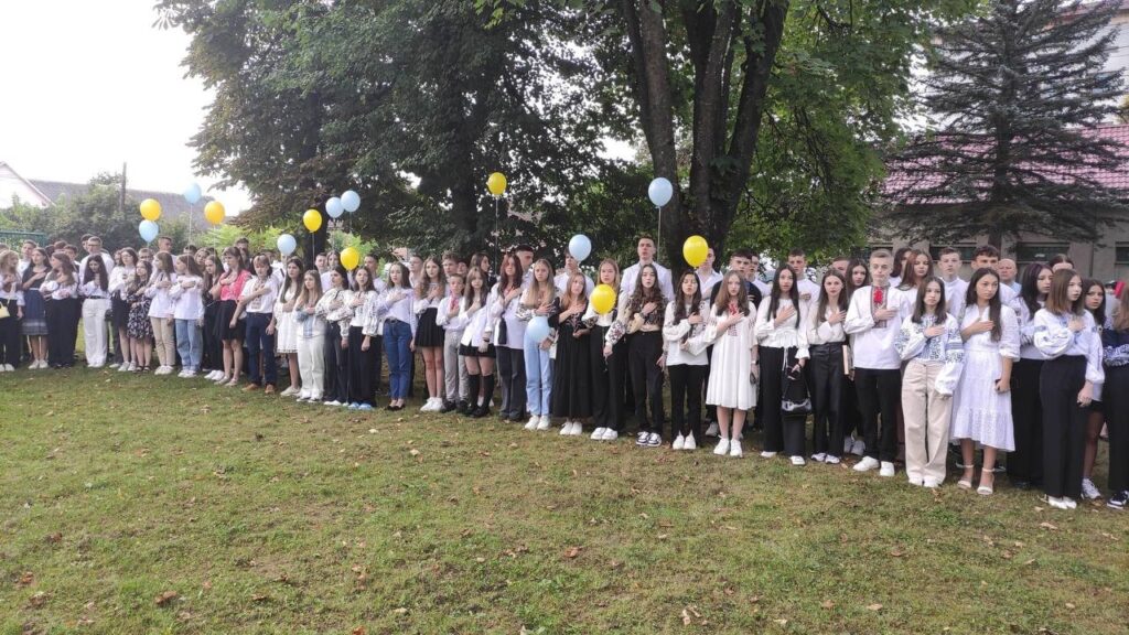Учні школи №2 Свалява