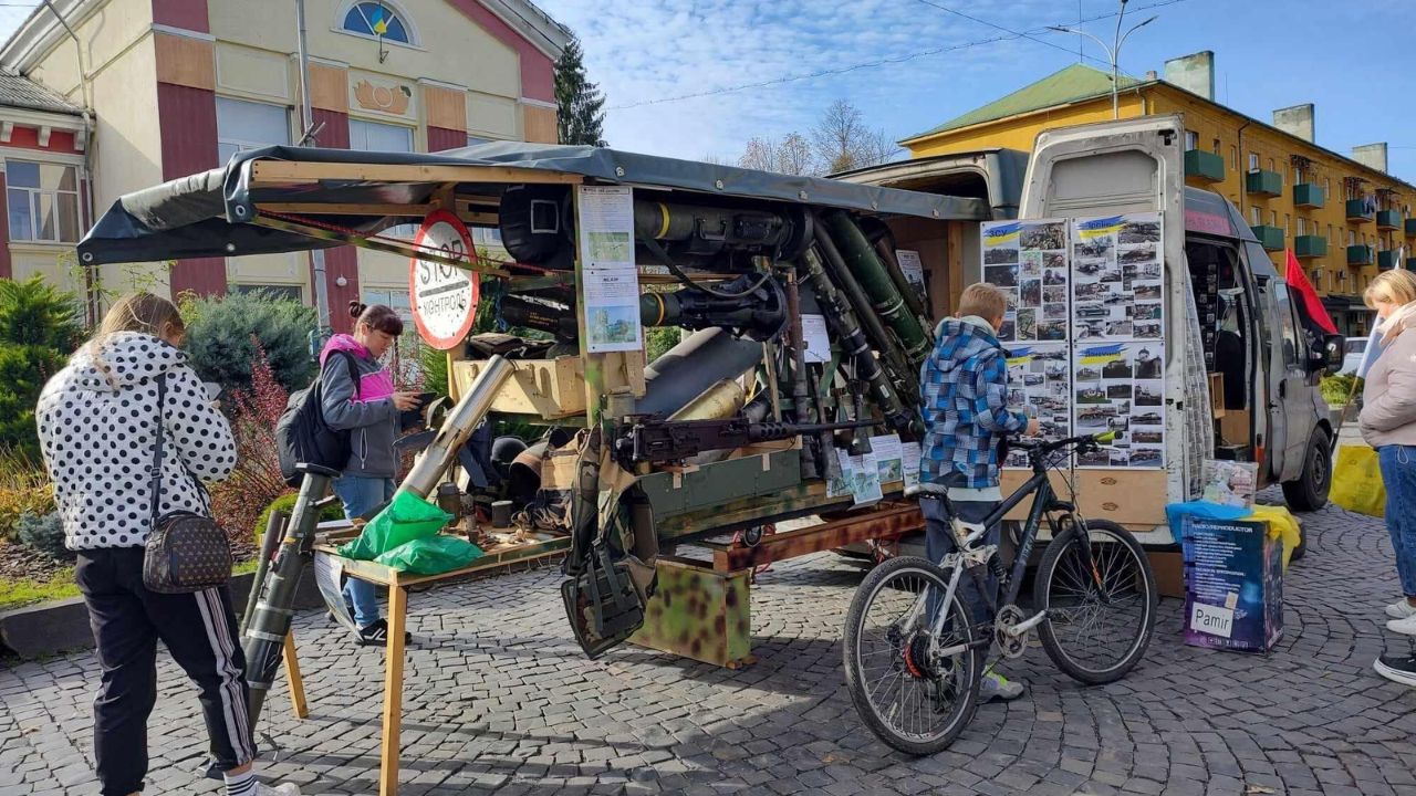 Виставка у Сваляві