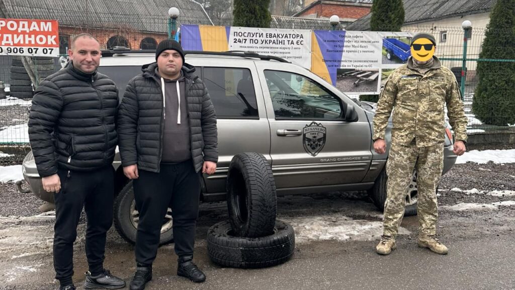 Допомога армії волонтери