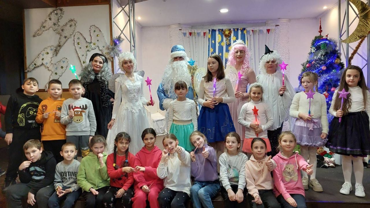 Новорічна вистава у Сваляві
