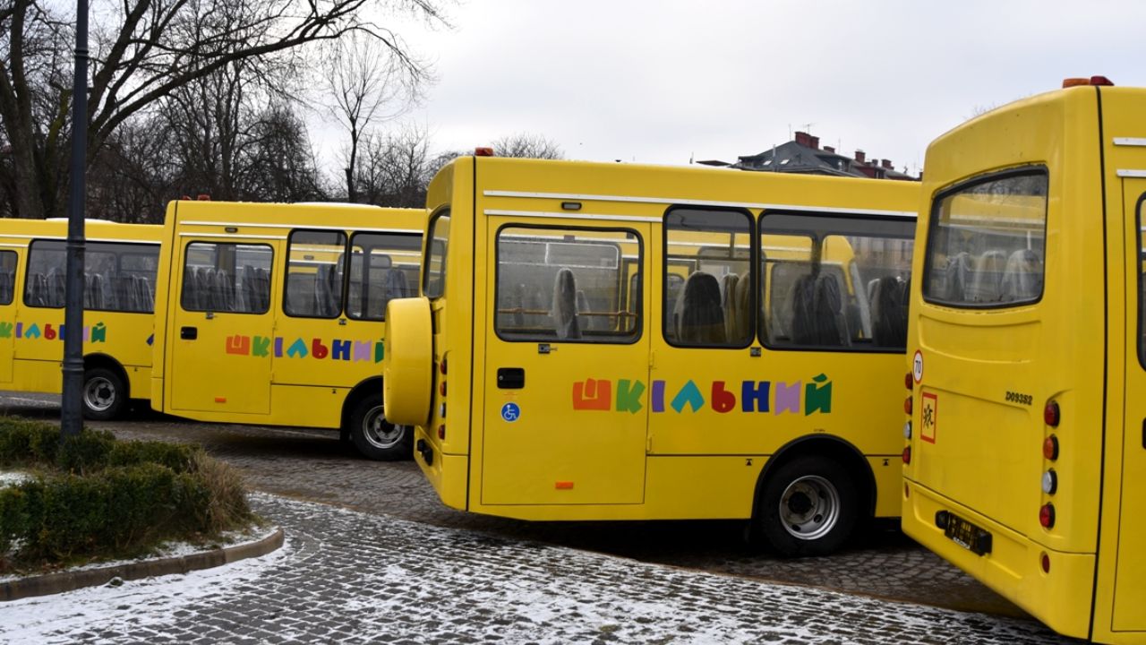 Автобус для школи Дусино
