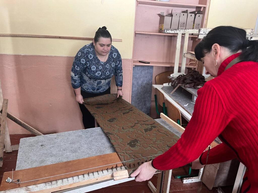 Станок для нарізки тканини