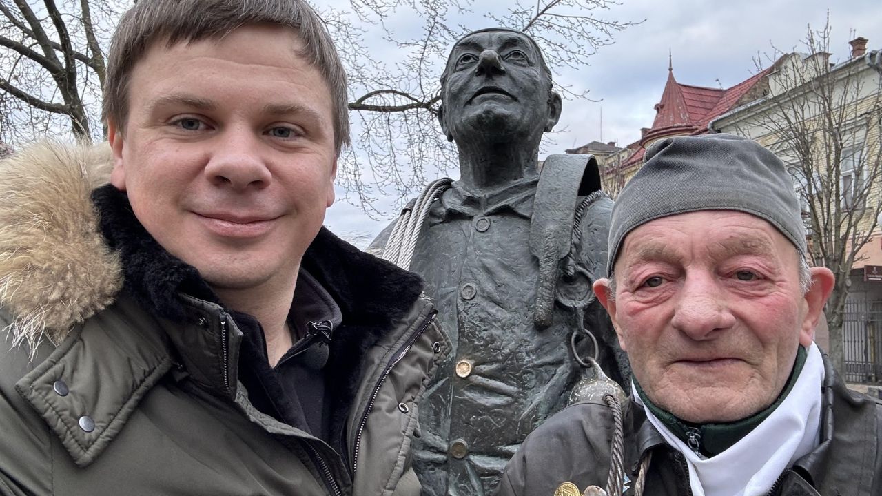 Дмитро Комаров і Берті-бачі