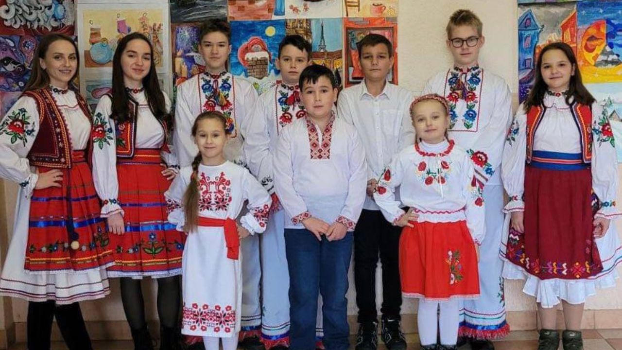 Фольклорний колектив з Сваляви