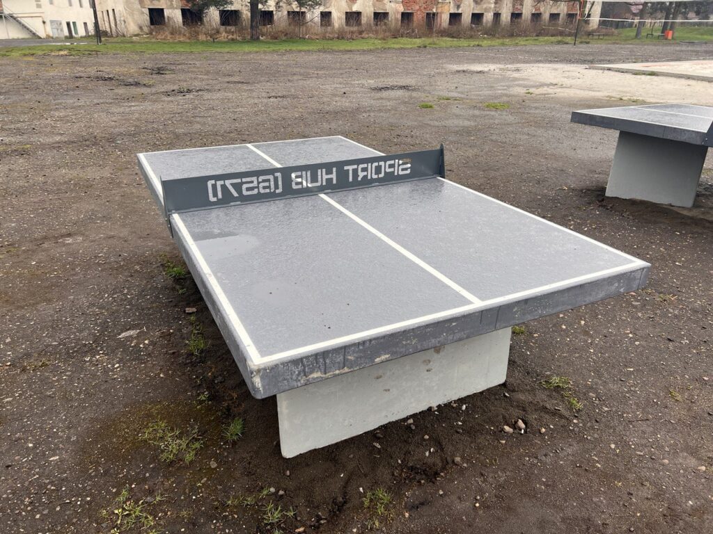 Тенісні столи з бетону