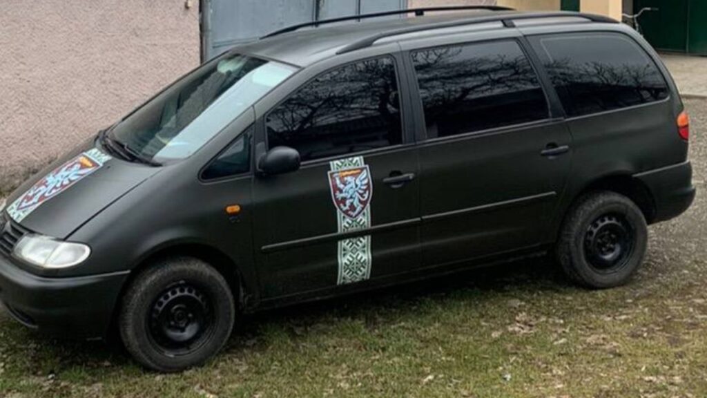 Авто для ЗСУ від свілявських волонтерів