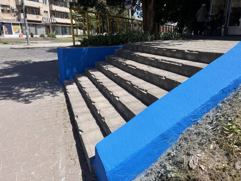 Сходи пофарбовані у Сваляві