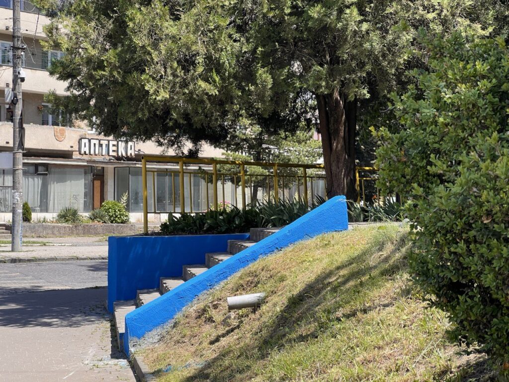 Покошений газон Свалява