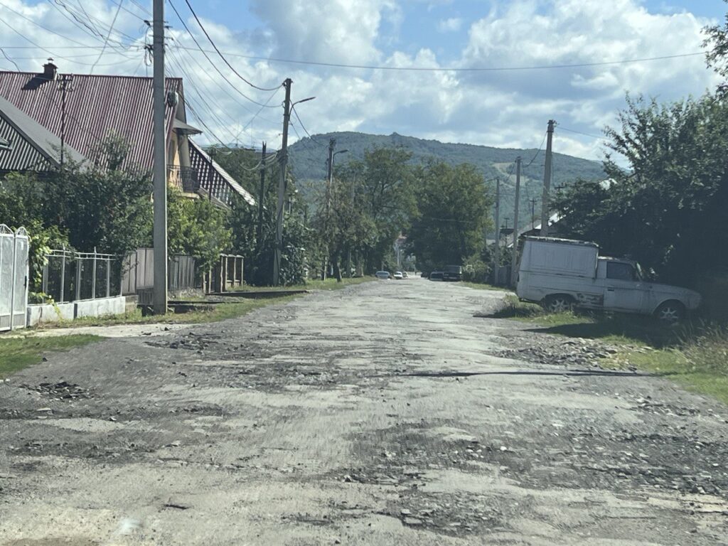 Ремонт дороги вулиця Волошина, Свалява