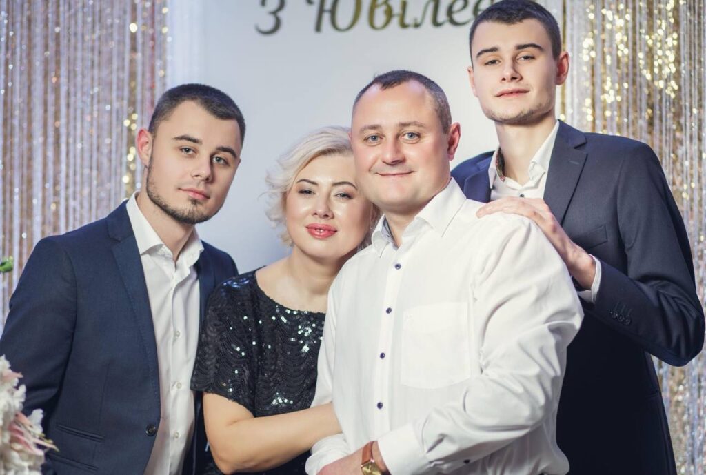 Володимир Сверида з дружиною Олександрою та синами