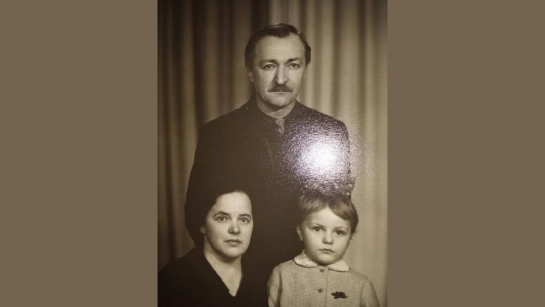 Василь Асталош з дружиною та дочкою Наталією