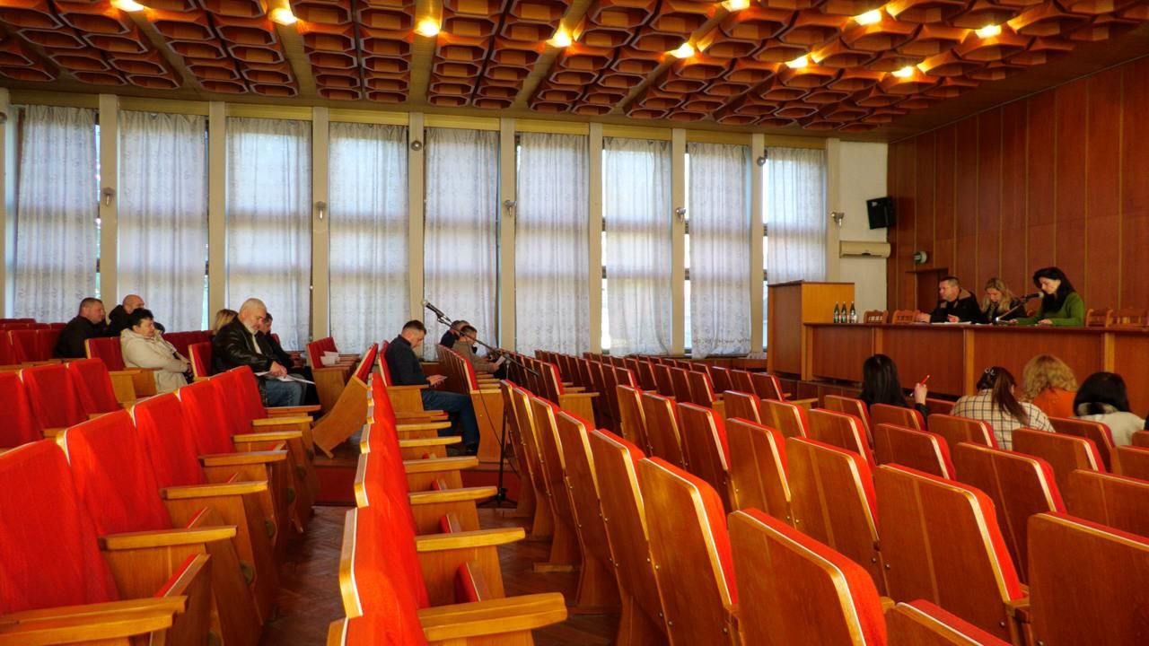 Позачергова сесія міськради у Сваляві