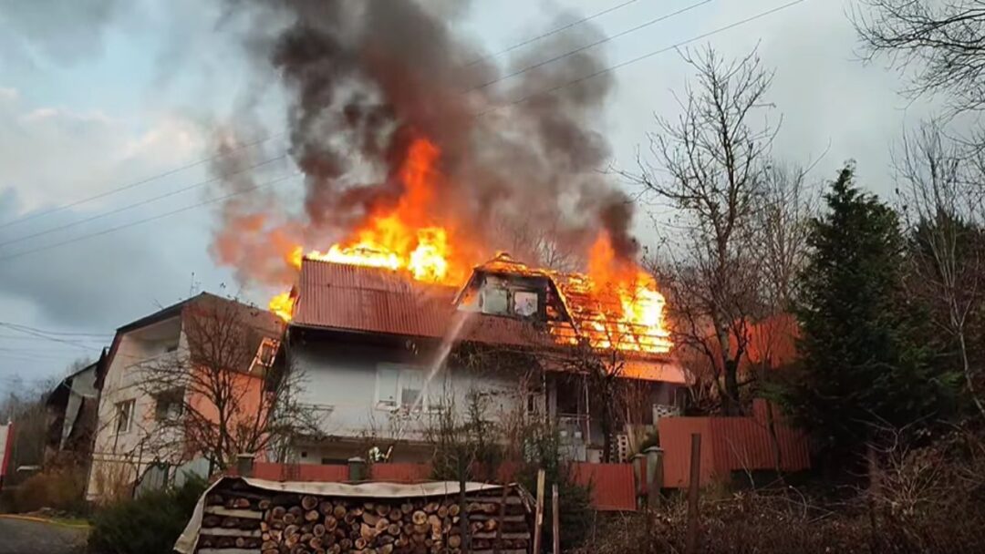 Пожежа у будинку в Поляні