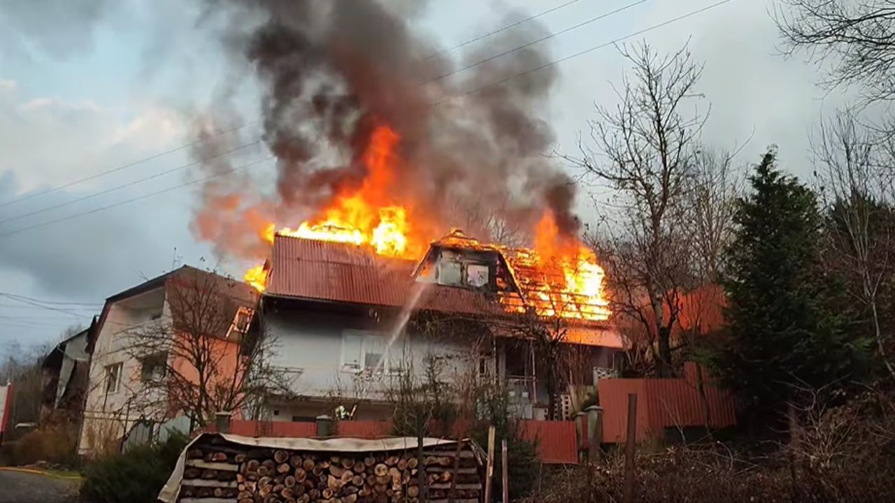 Пожежа у будинку в Поляні