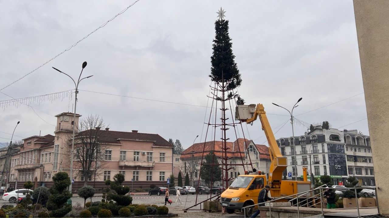 Новорічна ялинка у Сваляві