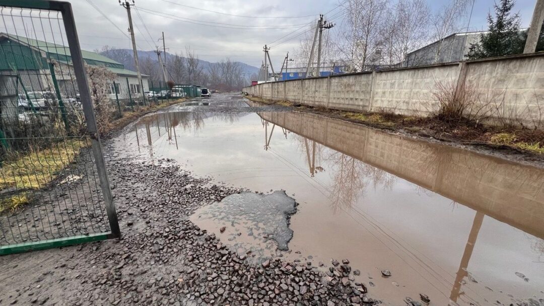 Вулиця Робітнича у Сваляві