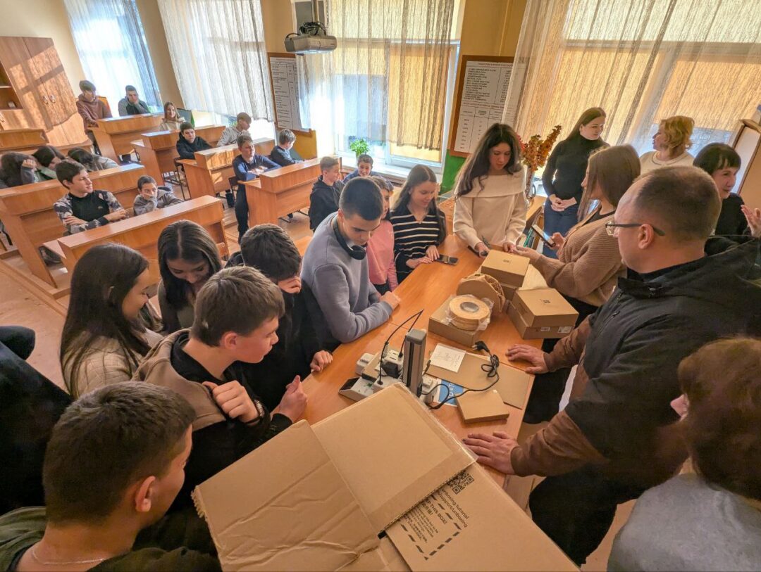 3Д-принтер передали школі у Сваляві