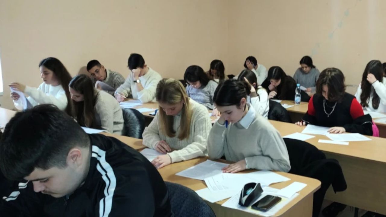 Олімпіада з англійської в Ужгороді