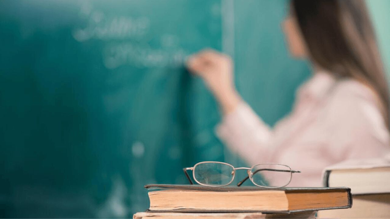 Зарплата вчителів у Сваляві
