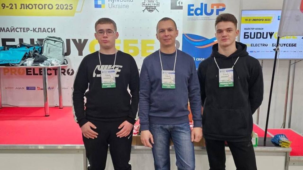Учні будівельного коледжу Сваляви