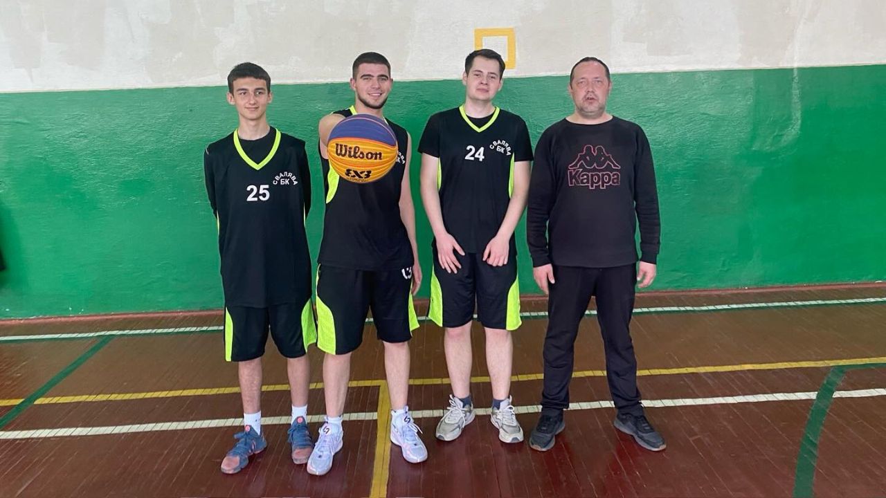 Баскетбольна команда Свалявського технічного коледжу