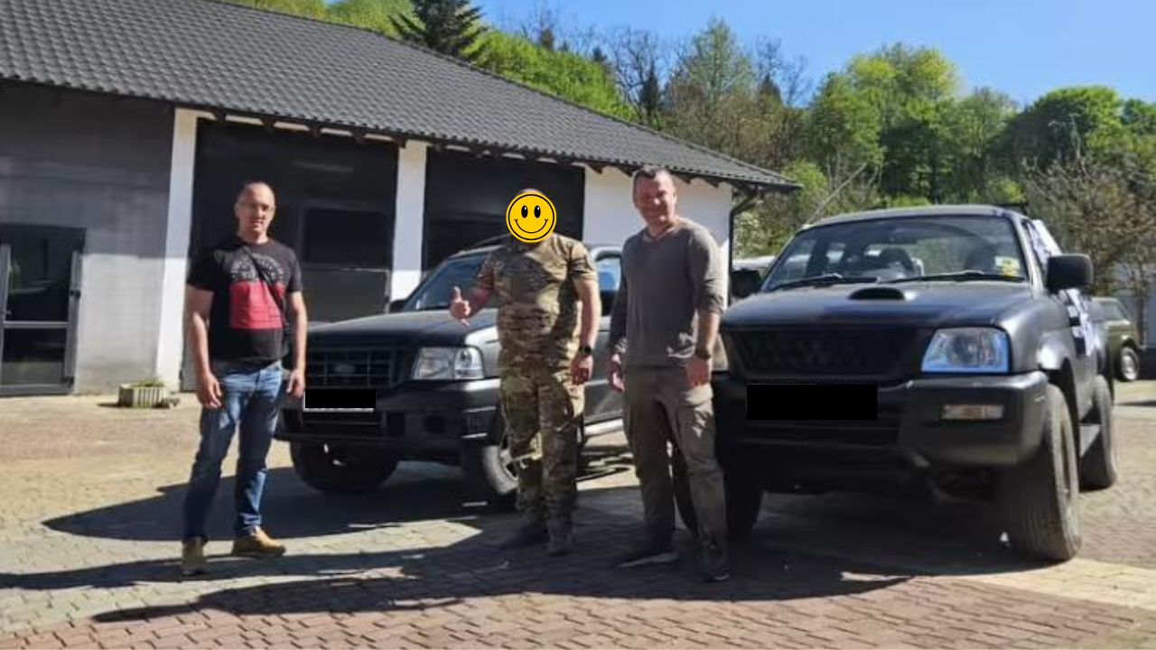 Пікапи для ЗСУ від свалявських волонтерів