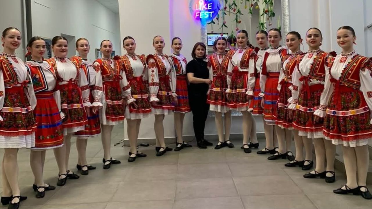 Танцювальний колектив Свалявської школи мистецтв
