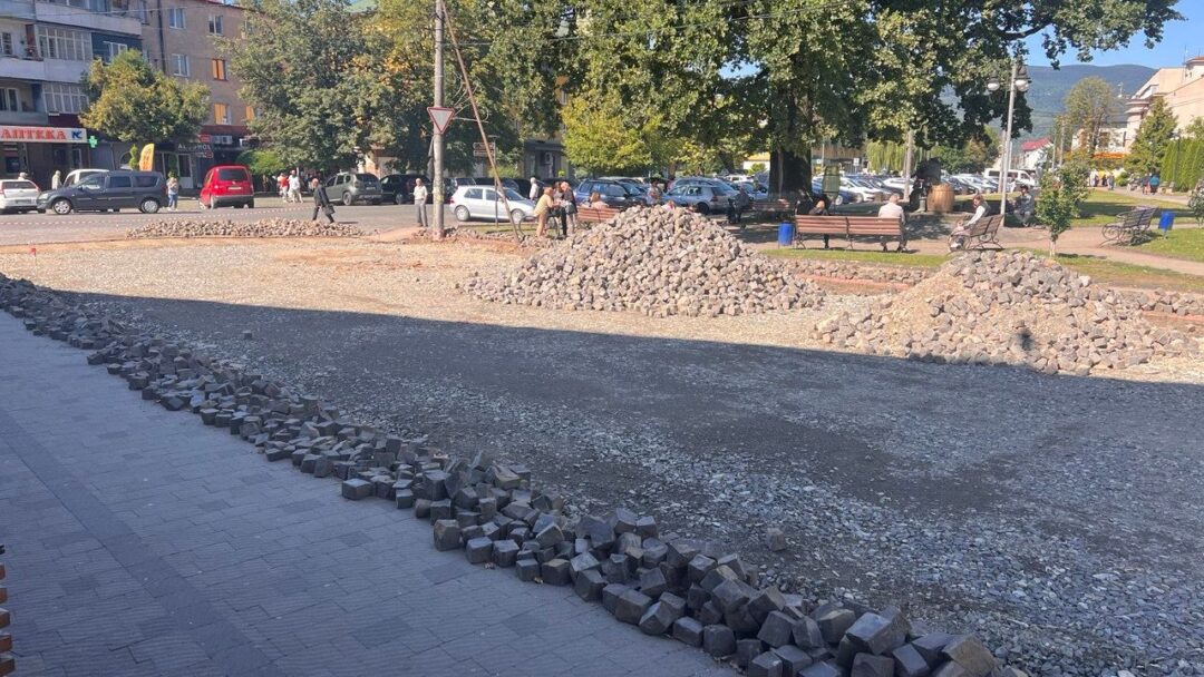 Ремонт дороги на вулиці Шевченка у Сваляві фото