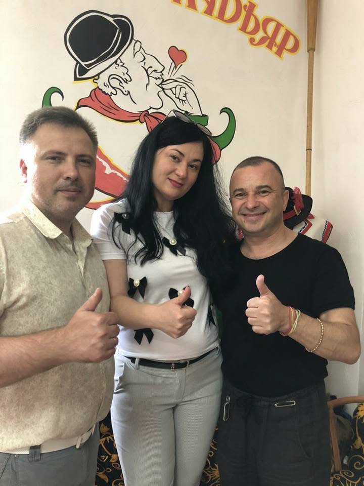 Тетяна Русин із співаком Віктором Павліком у власному магазині