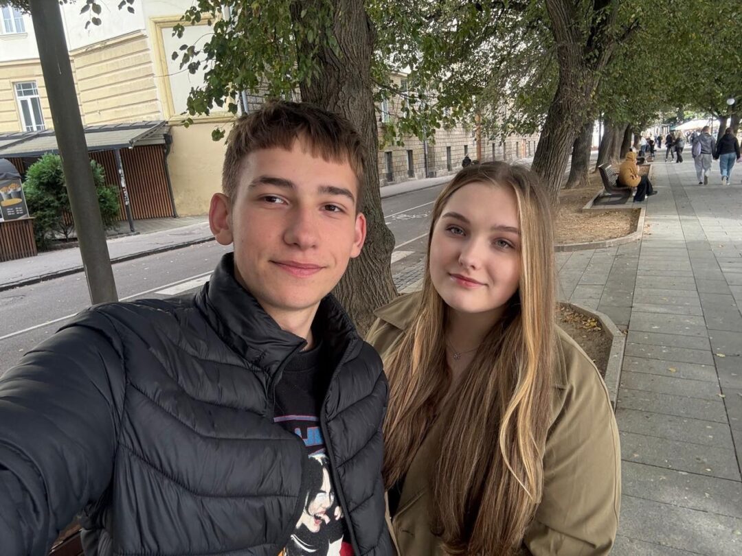 Олександр Бочко з сестрою