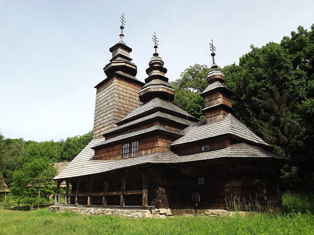 Церква Покрови Пресвятої Богородиці у музеї під відкритим небом у Києві