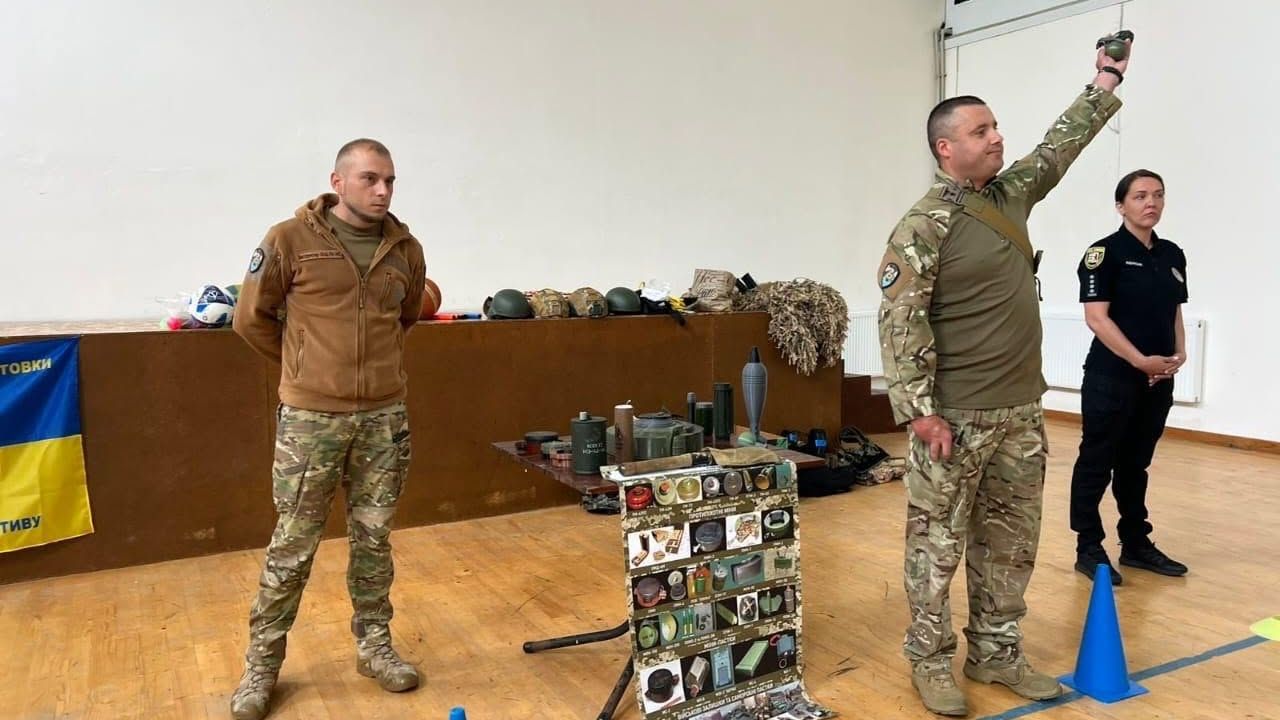 Ветеран і поліціянтка